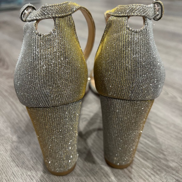 Stuart Weitzman size 11 shoes. - Picture 4 of 8